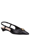 Ballerina negra de cuero con líneas limpias y silueta estilizada, perfecta para conjuntos discretos.