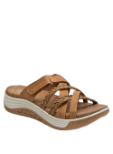 Calzado camel versátil para mujer, perfecto para combinar con ropa casual y relajada.