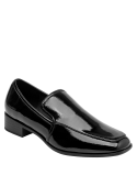 Elegante mocasín de cuero charol negro, perfecto para un look pulido y versátil en salidas informales.