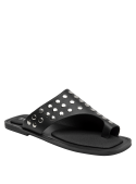 Sandalia de cuero negro para mujer, ideal para climas templados y momentos relajados.