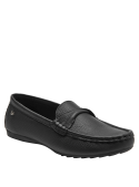 Elegante mocasín de cuero negro para mujer, combina con jeans o falda midi.
