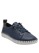 calzado azul de cuero femenino, punta redonda y diseño limpio, perfecto para looks smart-casual