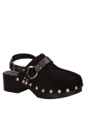 Zapato de cuero negro para mujer, combina con jeans o falda midi para un look urbano.
