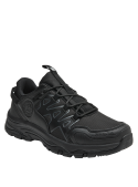 Zapatilla outdoor unisex negra con diseño robusto, ideal para trekking y senderismo.