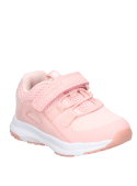 Zapatilla urbana rosada para niña, estilo casual, ideal para paseos y juegos.