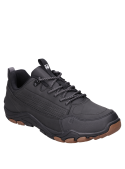 Zapato outdoor negro para hombre, estilo aventurero, ideal para senderismo y trekking urbano.