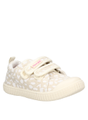 Calzado casual beige para niña, con suela sintética, ideal para combinar con jeans.