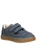 Calzado urbano azul para niño, ligero y cómodo, perfecto para aventuras al aire libre.