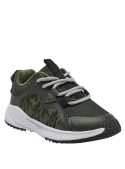 Zapatilla verde para niño, diseño ligero y cómodo, perfecto para jugar en la plaza.