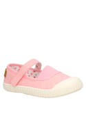 Calzado de niña en color rosado, mezcla textil, estilo urbano y funcional para aventuras diarias.