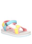 Sandalias informales de colores brillantes para niña, recomendadas para explorar.
