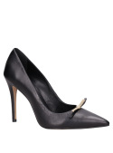 Zapatos elegantes de cuero negro para mujer, diseño de punta afilada, estilo contemporáneo.