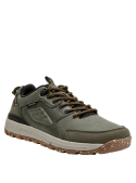 Zapatilla casual verde para hombre, estilo outdoor, adecuada para explorar la naturaleza.