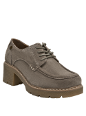 Zapato de cuero taupe para mujer, con taco bloque, ideal para vestir con jeans o vestido.