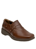 Zapato café para mujer, puntera redonda, estilo formal, recomendado para eventos de trabajo.