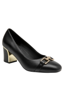 Zapato formal negro para mujer, de cuero, ideal para actividades laborales y eventos elegantes.
