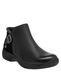 Botín casual negro de mujer, confeccionado en suave cuero, ideal para un look urbano y despreocupado.