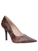 mujer tacones aguja color moro material cuero estilo elegante recomendado para eventos formales