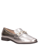 mocasín de cuero oro para mujer, estilo formal, ideal para ocasiones elegantes.