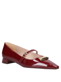 Zapatos formales burdeos para mujer, en cuero, ideales para eventos elegantes.