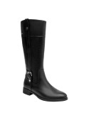Calzado negro de cuero para mujer, ideal para el día a día con confort y frescura en cada paso.