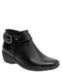 calzado urbano negro de cuero para mujer, ideal con falda midi