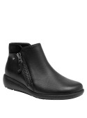 Botín negro de cuero para mujer, taco plano de 3.5 cm, ideal para comodidad urbana.