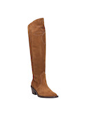 Calzado femenino en color camel, diseño vaquero, perfecto para un look casual.