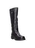 Calzado casual negro para mujer, con detalles metálicos, recomendado para actividades diarias.