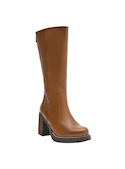 Botas casuales de cuero camel para mujer, ideales para un estilo chic y atractivo en cualquier evento.