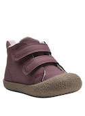 Botín morado de Panama Jack, material sintético que ofrece durabilidad y confort en cada paso.