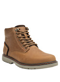 Botín de cuero camel con taco plano de 4 cm, ideal para el hombre activo en la ciudad.