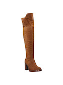 Botas de mujer en color camel, perfectas para combinar con vestidos ajustados o jeans rotos.