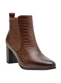 Botines de mujer en cuero café, con taco bloque de 7 cm, estilo chic y sofisticado.