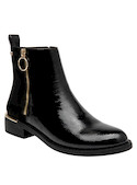 Calzado femenino negro de estilo casual, diseñado para comodidad y elegancia.