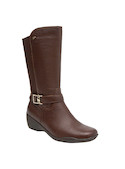 botas de cuero café para mujer, estilo casual, recomendadas para aventuras en la ciudad.