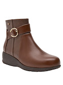 Botines café mujer con altura de taco de 5 cm, recomendados para actividades urbanas.