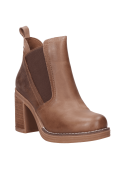 Elegante botín de cuero camel para mujer, ideal para actividades diarias con estilo y comodidad.