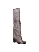 Bota de cuero gris para mujer, diseño contemporáneo que resalta la personalidad audaz en ocasiones especiales.