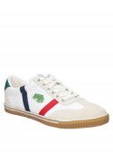 Zapatilla de hombre en cuero blanco con suela flexible y taco plano.