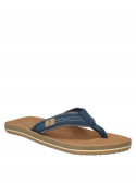Sandalia masculina azul con taco plano de 2 cm y punta abierta, perfecta para la playa.