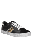 zapatilla negra de mujer Pollini, estilo urbano con mezcla de materiales sintético y cuero.